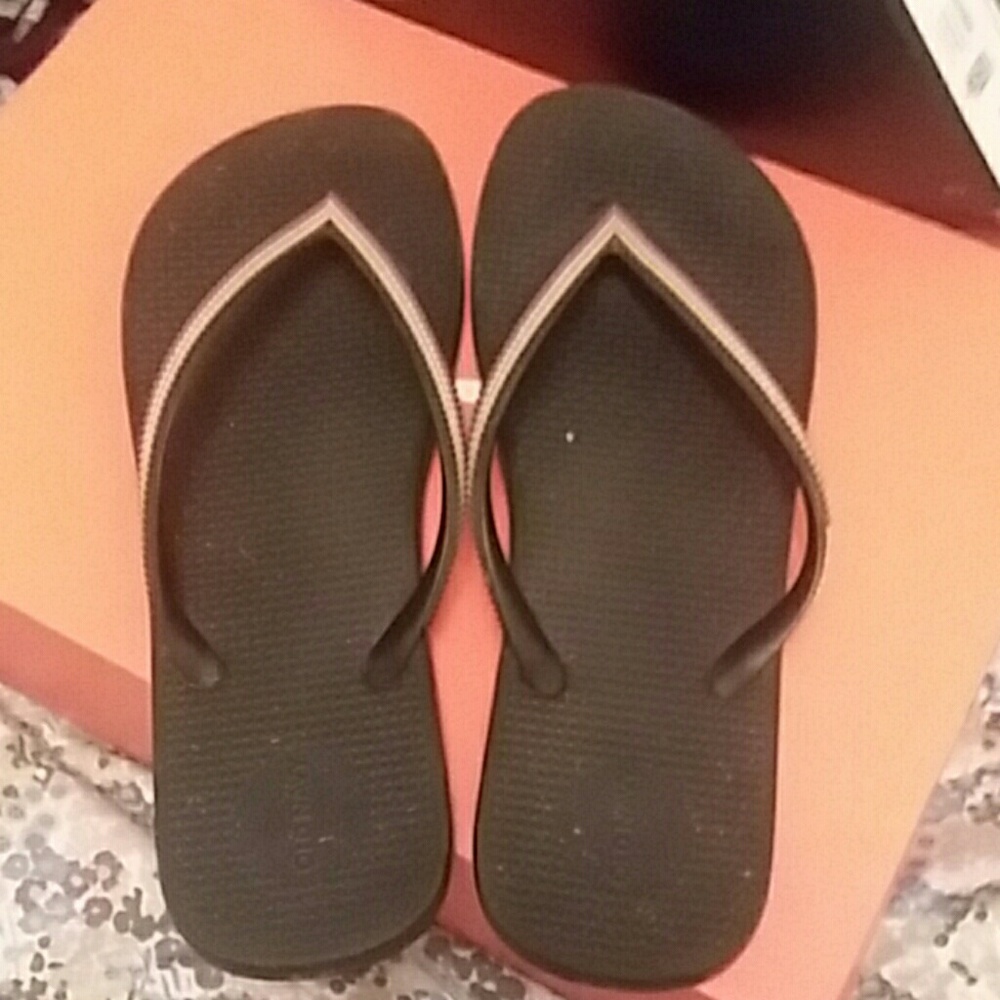 Old navy flipflops